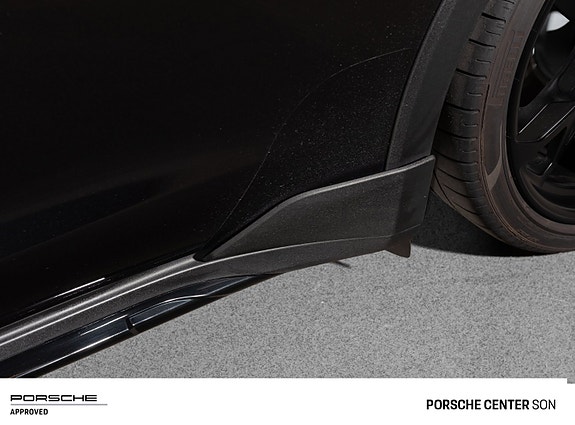 Porsche Taycan Cross Turismo 18 of 30