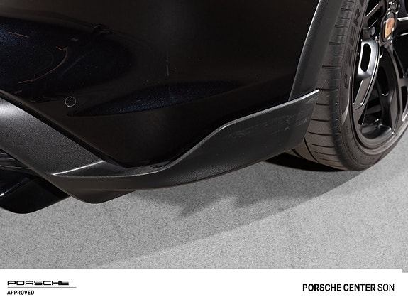 Porsche Taycan Cross Turismo 21 of 30