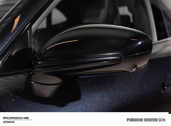 Porsche Taycan Cross Turismo 14 of 30