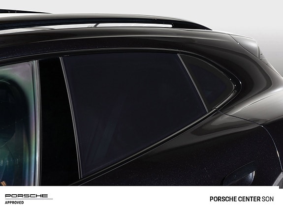 Porsche Taycan Cross Turismo 16 of 30