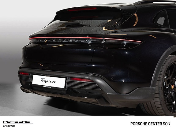 Porsche Taycan Cross Turismo 6 of 30