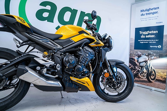 Triumph Street Triple 765 RS **KAMPANJE SPAR 10 000KR** KUN 1 STYKK - med varmeholker og skiltbrakett ferdig montert! 13 of 13