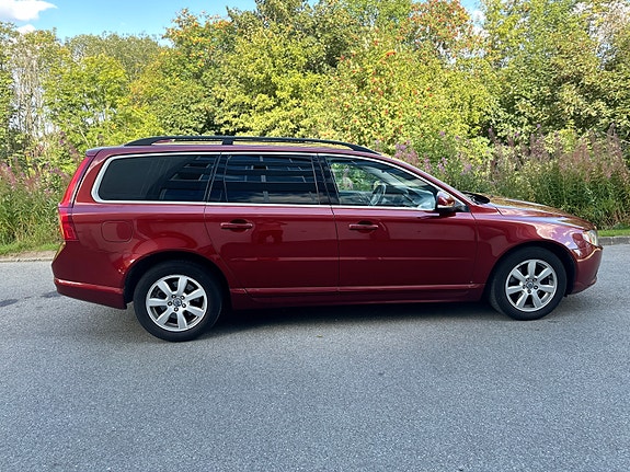 Volvo V70 8 of 30