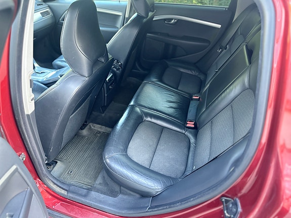 Volvo V70 14 of 30