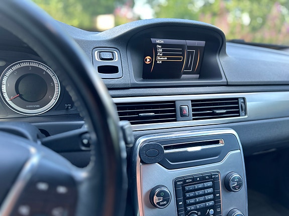 Volvo V70 19 of 30