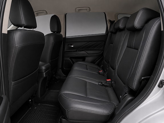 Mitsubishi Outlander 16 of 25