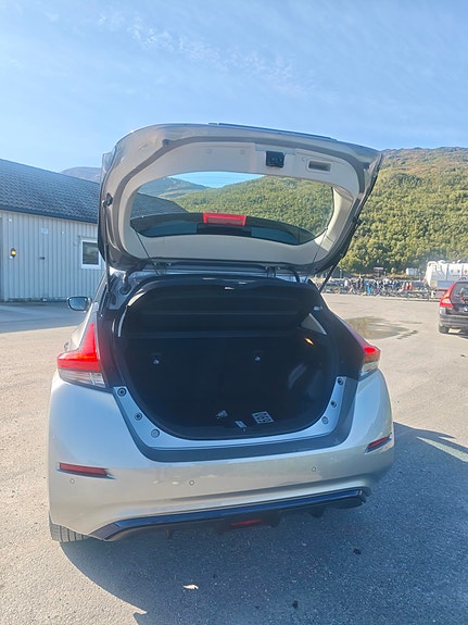 Nissan Leaf 5 of 20