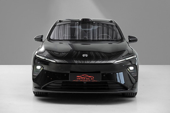 NIO ET7 2 of 27
