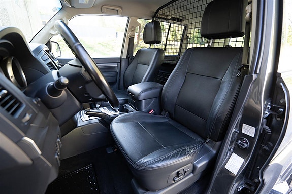 Mitsubishi Pajero 11 of 30