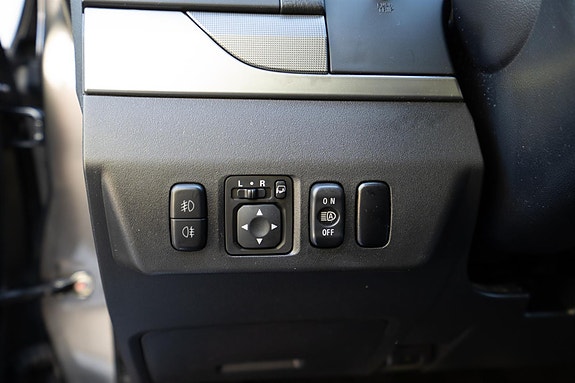 Mitsubishi Pajero 14 of 30