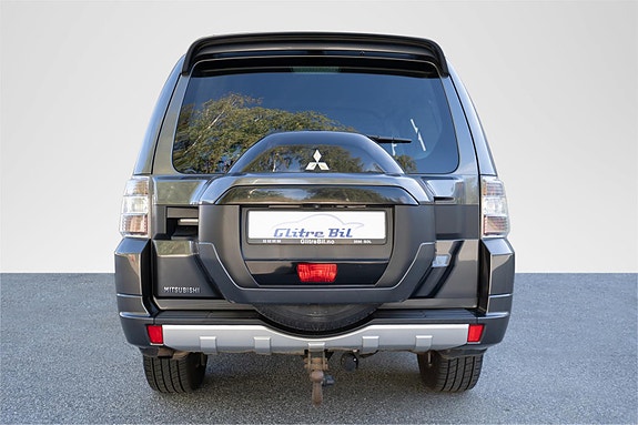 Mitsubishi Pajero 9 of 30