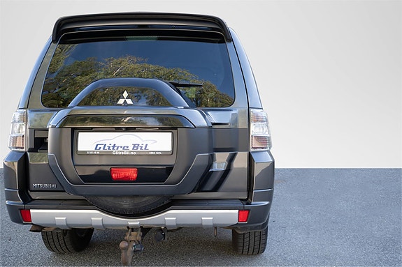 Mitsubishi Pajero 10 of 30
