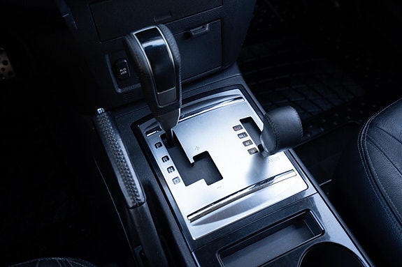 Mitsubishi Pajero 18 of 30