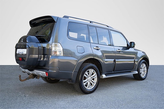 Mitsubishi Pajero 7 of 30