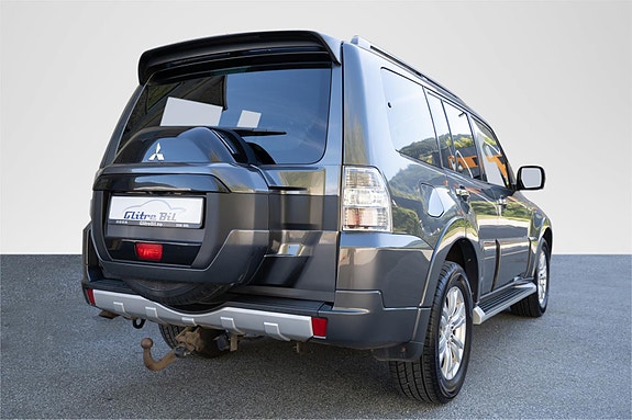 Mitsubishi Pajero 8 of 30