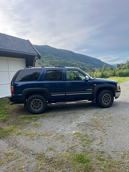 Chevrolet Tahoe 5 of 12