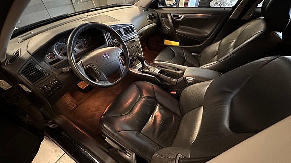 Volvo XC70 15 of 25