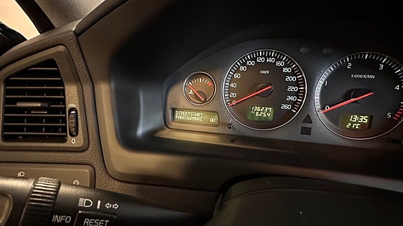 Volvo XC70 21 of 25