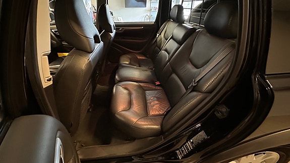 Volvo XC70 13 of 25