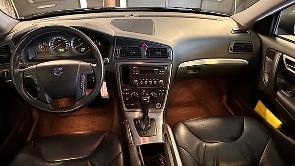 Volvo XC70 23 of 25