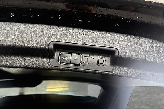 Ford Explorer 10 of 30