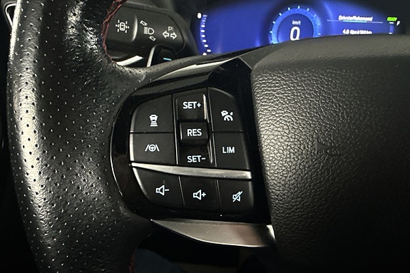 Ford Explorer 17 of 30