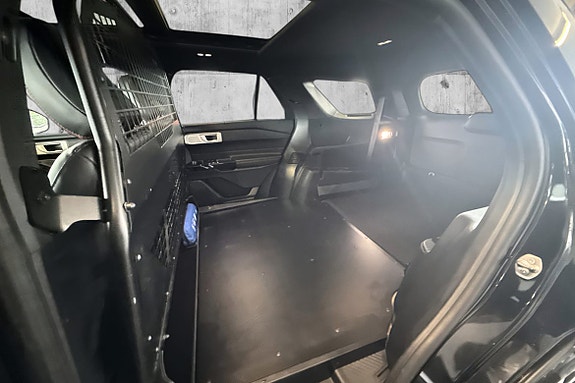 Ford Explorer 11 of 30