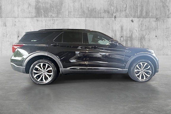 Ford Explorer 6 of 30