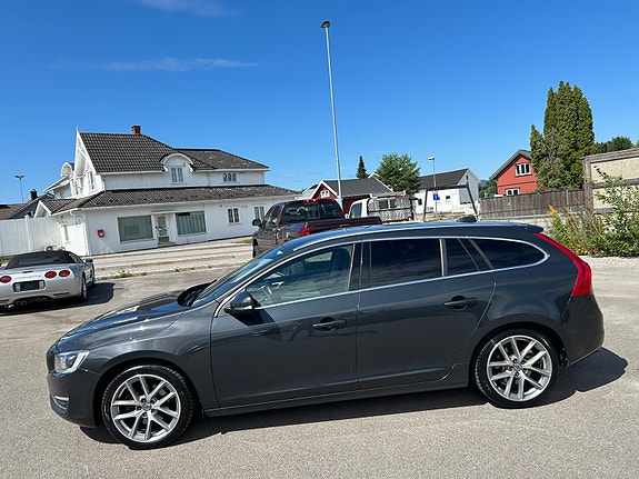 Volvo V60 4 of 30