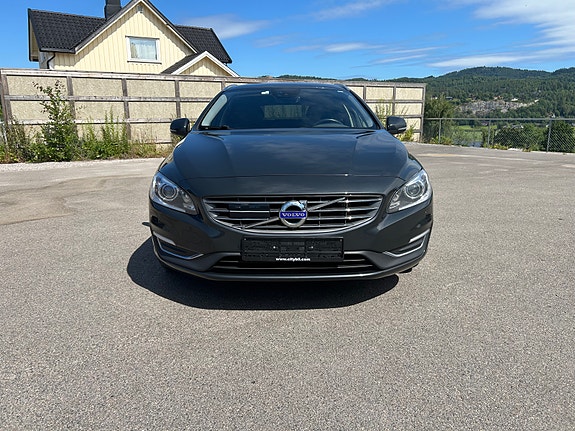 Volvo V60 2 of 30