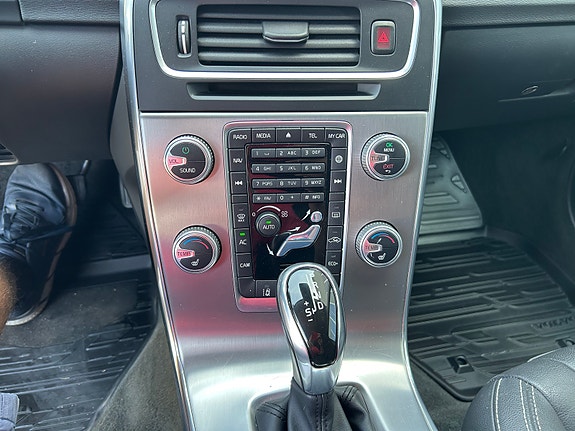 Volvo V60 23 of 30