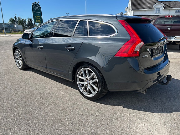 Volvo V60 5 of 30