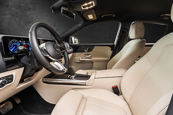 Mercedes-Benz EQA300 10 of 30