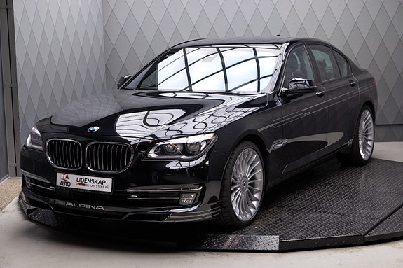 BMW 750i 3 of 30