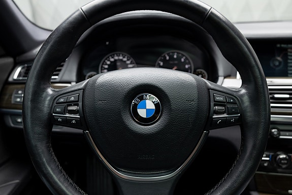 BMW 750i 24 of 30