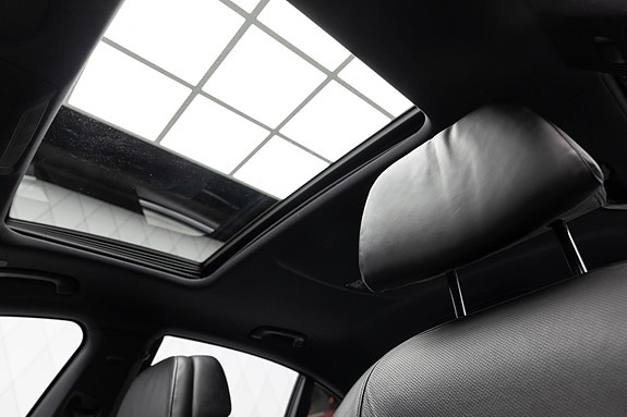 BMW 750i 21 of 30