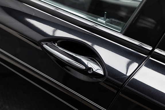 BMW 750i 15 of 30