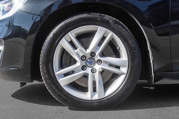 Volvo V60 9 of 30