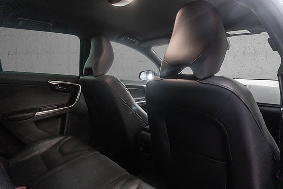 Volvo V60 19 of 30