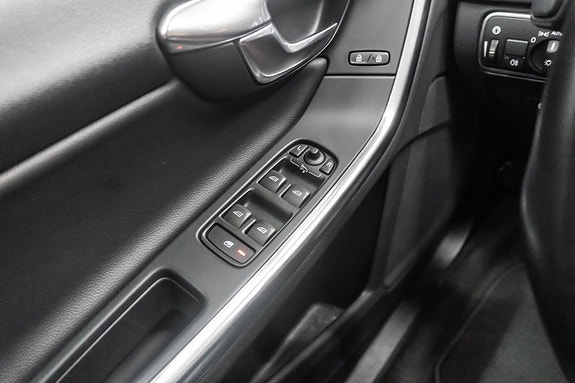 Volvo V60 27 of 30