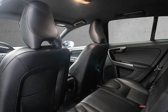 Volvo V60 17 of 30