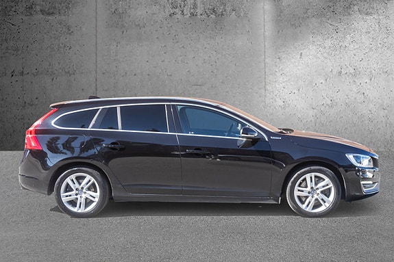 Volvo V60 4 of 30