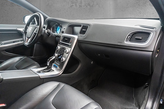 Volvo V60 14 of 30