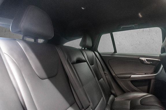 Volvo V60 18 of 30