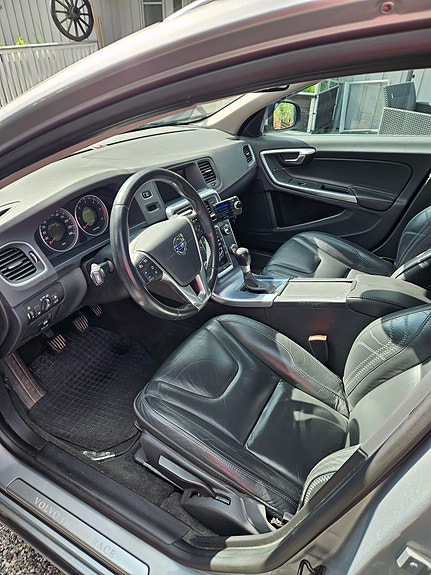 Volvo V60 13 of 18