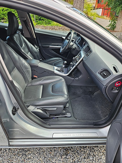 Volvo V60 11 of 18