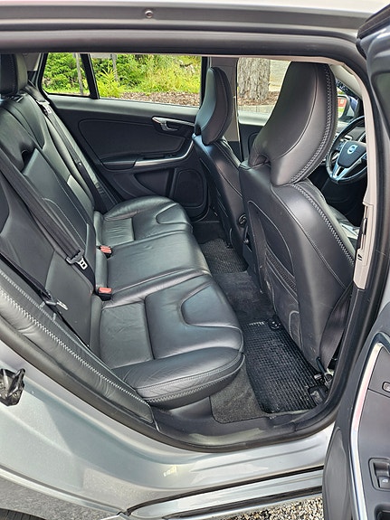 Volvo V60 10 of 18