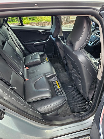 Volvo V60 5 of 18
