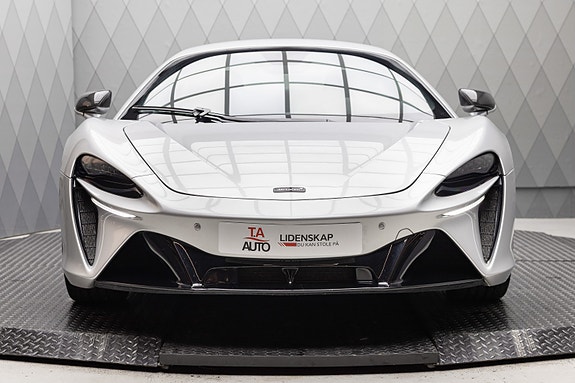 McLaren Artura 6 of 30