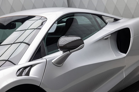 McLaren Artura 17 of 30